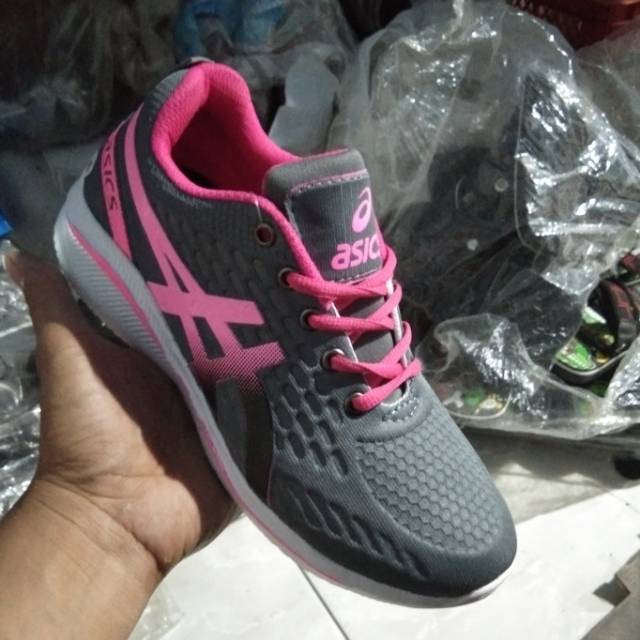 Sepatu wanita asic