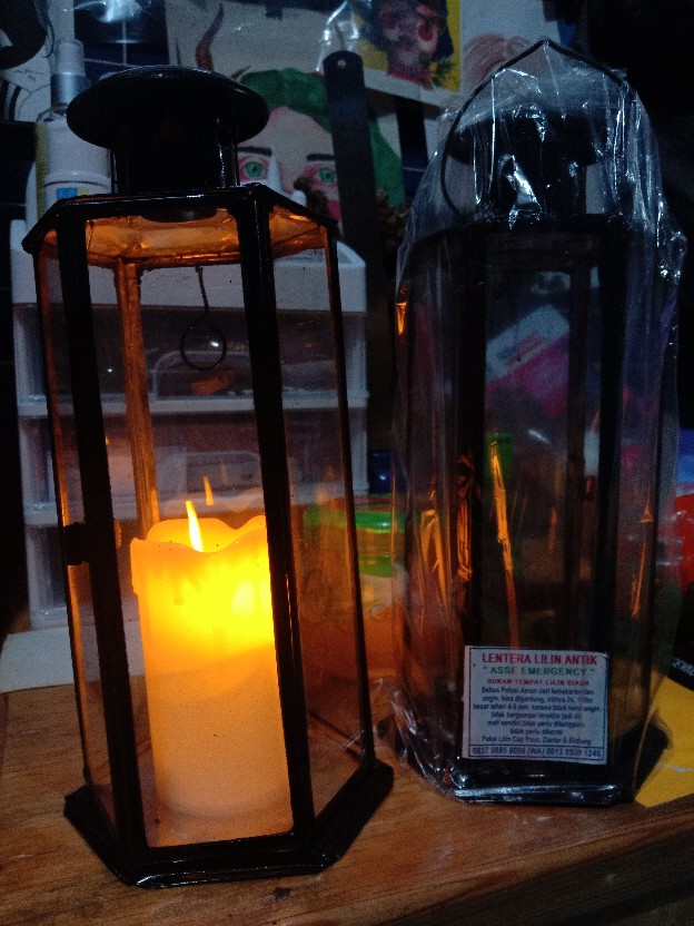 Lentera Lilin Pawn Black