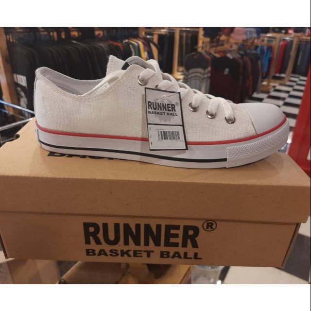 Sepatu runner