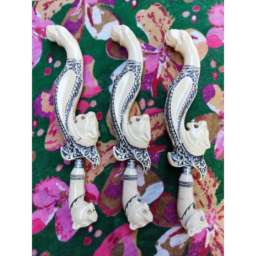 KOLEKSI/HIASAN KUJANG RESIN MACAN PUTIH