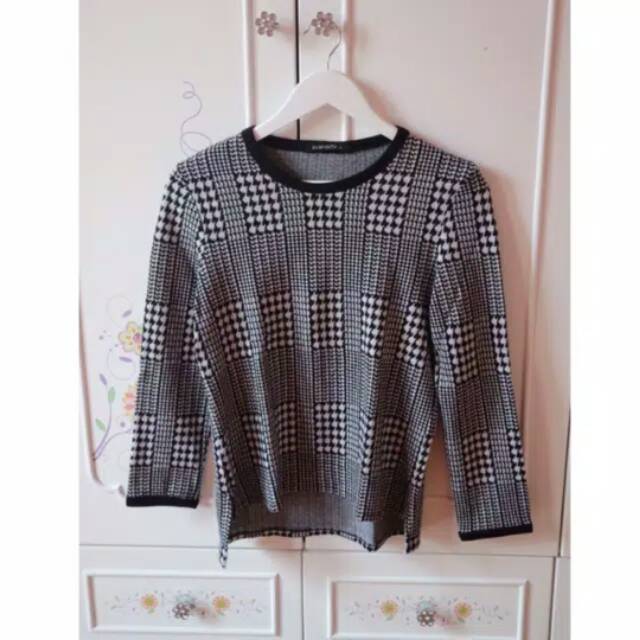 Preloved rani hatta top