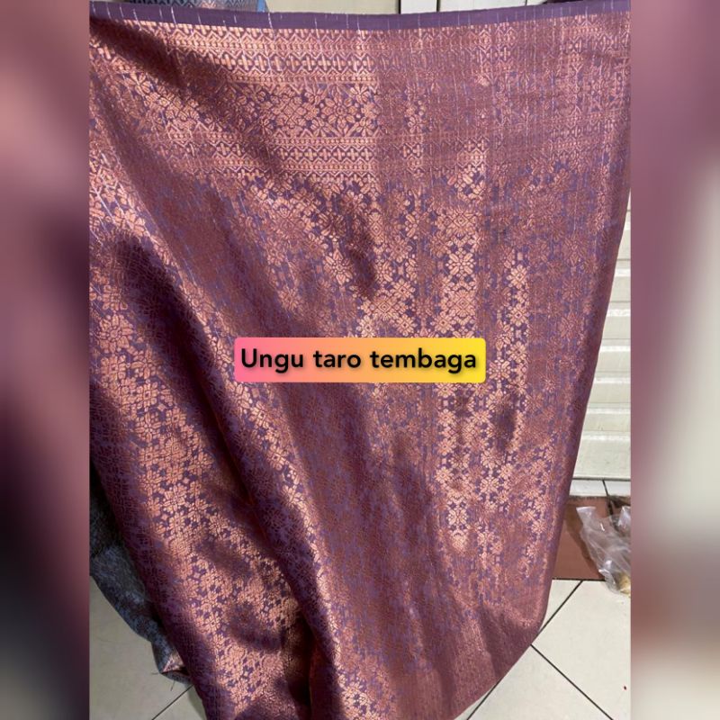 Kain songket semi palembang / songket  (HARGA PERSETENGAH METER) SONGKET TENUN-8