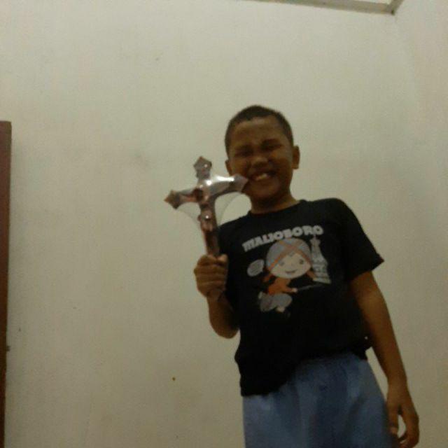 Salib Dinding Gantung Runcing Medali Benedictus Patung Courpus Yesus Inri 30 Cm