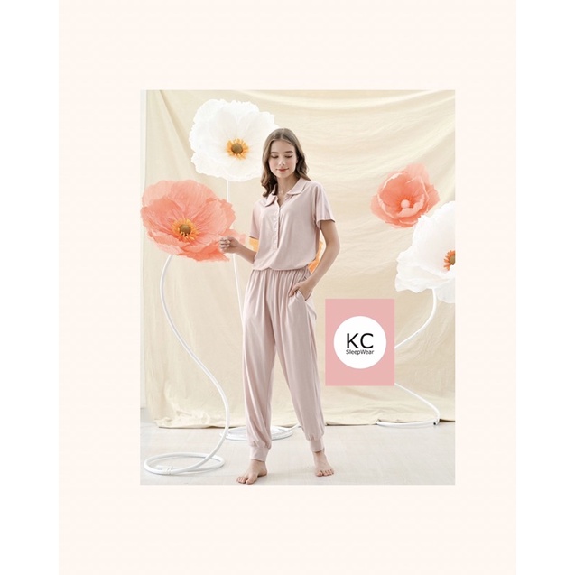 KC Lucky in Subtle Pink Piyama Baju Tidur Wanita Lengan Pendek Celana Panjang Kaos Tidur Baju Rumah