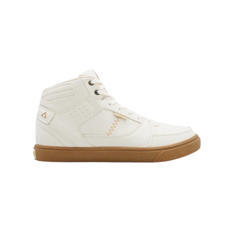 Sepatu Aero Hoops Low White gum