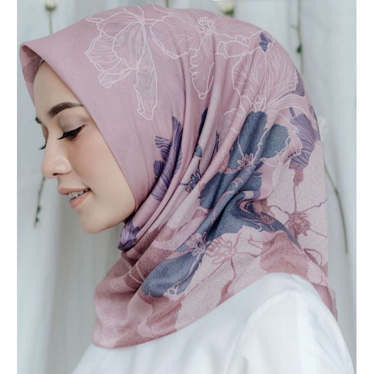 Winter scraf preloved by Vanilla hijab