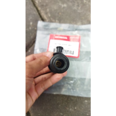 Cop busi/Cangklong /Tutup busi Cb150R OLD. CBR150R OLD (KPP)