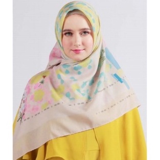 Shafira Hijab Motif Scarf Segi Empat Nacila Scarf