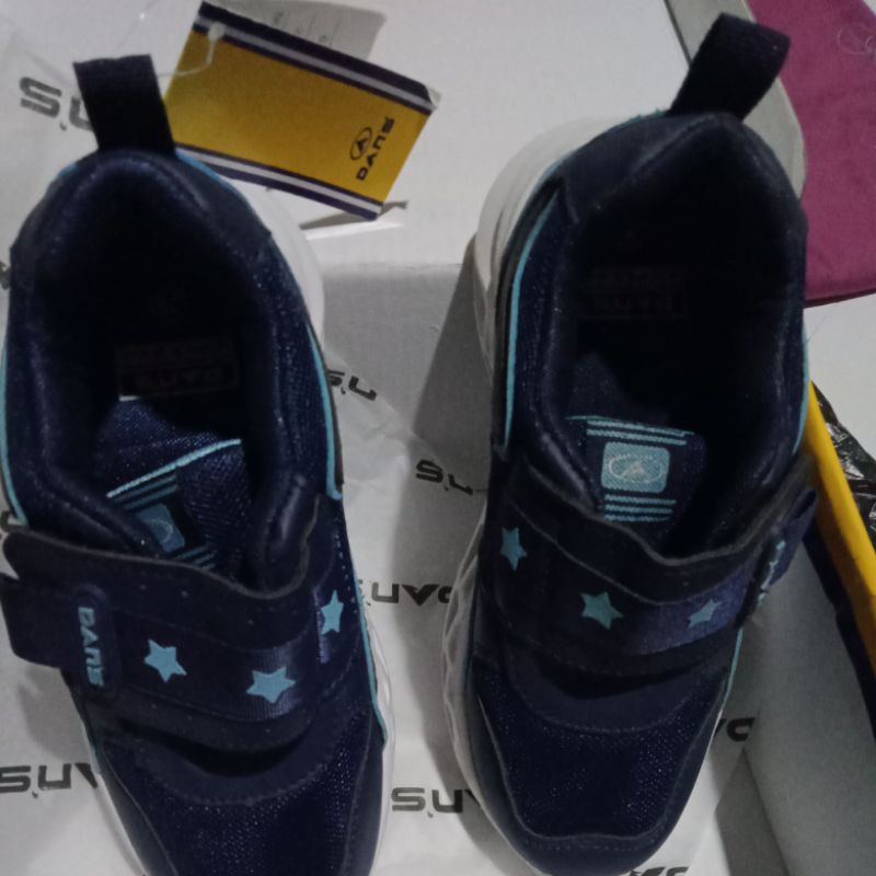 sepatu dans