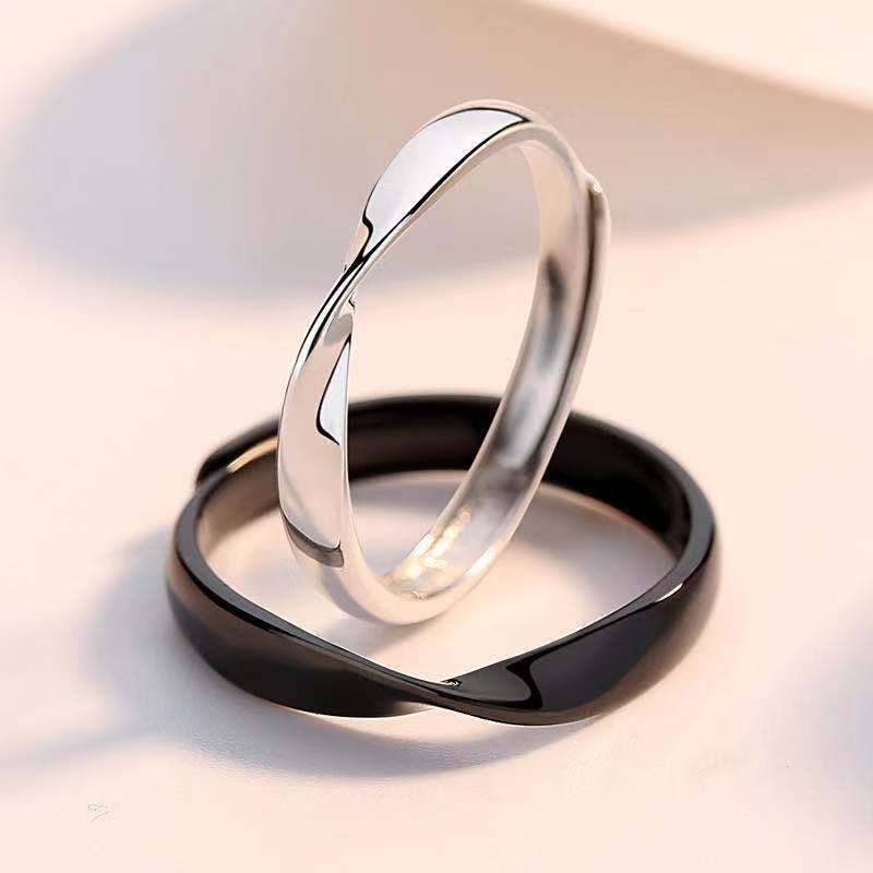 Cincin Adjustable Warna Hitam Putih Untuk Pasangan