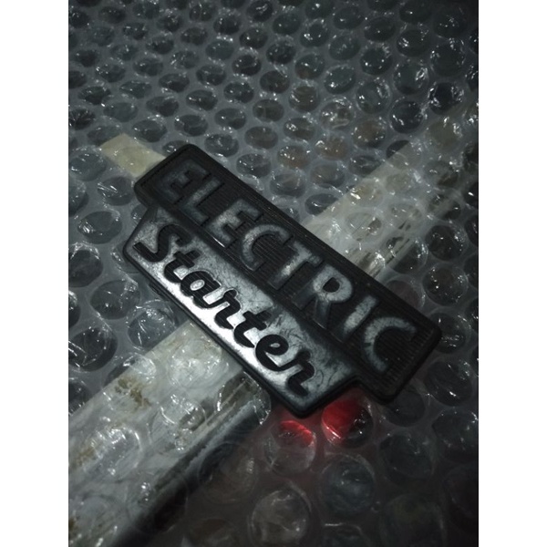 emblem logo tebeng sayap suzuki rc100.