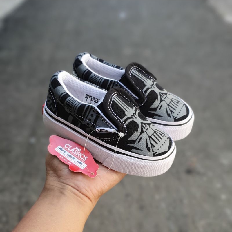 Sepatu anak motif starwars slip on hitam putih