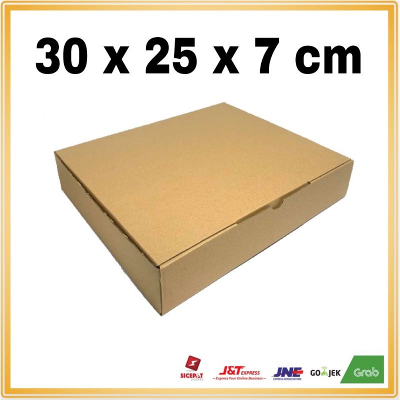 

30x25x7cm dus baru / kardus / box hampers kado hadiah baju dll
