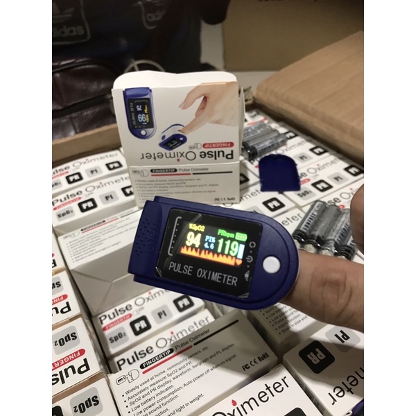 Fingertip Pulse Oxymeter Oximeter SPO2 LCD Full Colour LK88