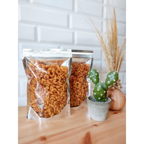 

makaroni kriuk daun jeruk