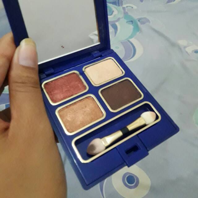 Inez eyeshadow pallete preloved