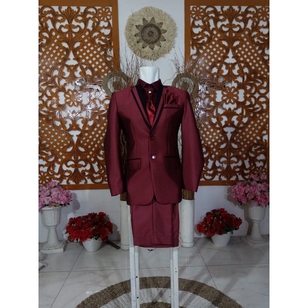 jas pengantin pria maroon
