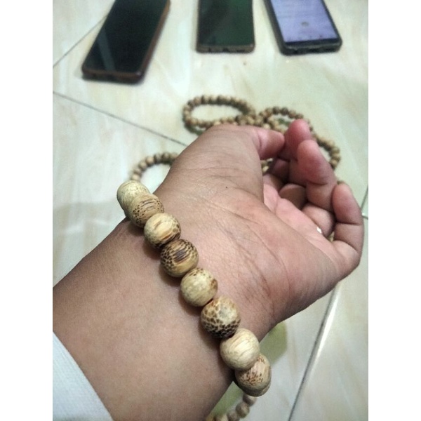 gelang kayu liwung macan putih