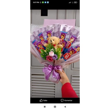 

buket uang asli (5000x10 lembar)+jajanan