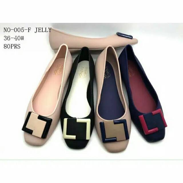 

Jelly shoes pita kotak