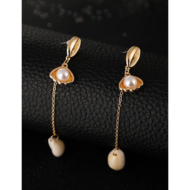 LRC Anting Tusuk Fashion Gold Alloy Shell Pearl Tassel Shell Earrings F69222