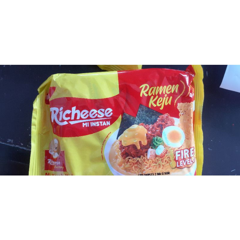 

MIE INSTANT RICHESEE RAMEN keju
