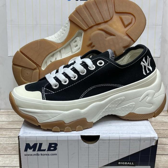 MLB CHUNKY LOW NY SIZE 36 - 40 PLANETSPORT SHOES