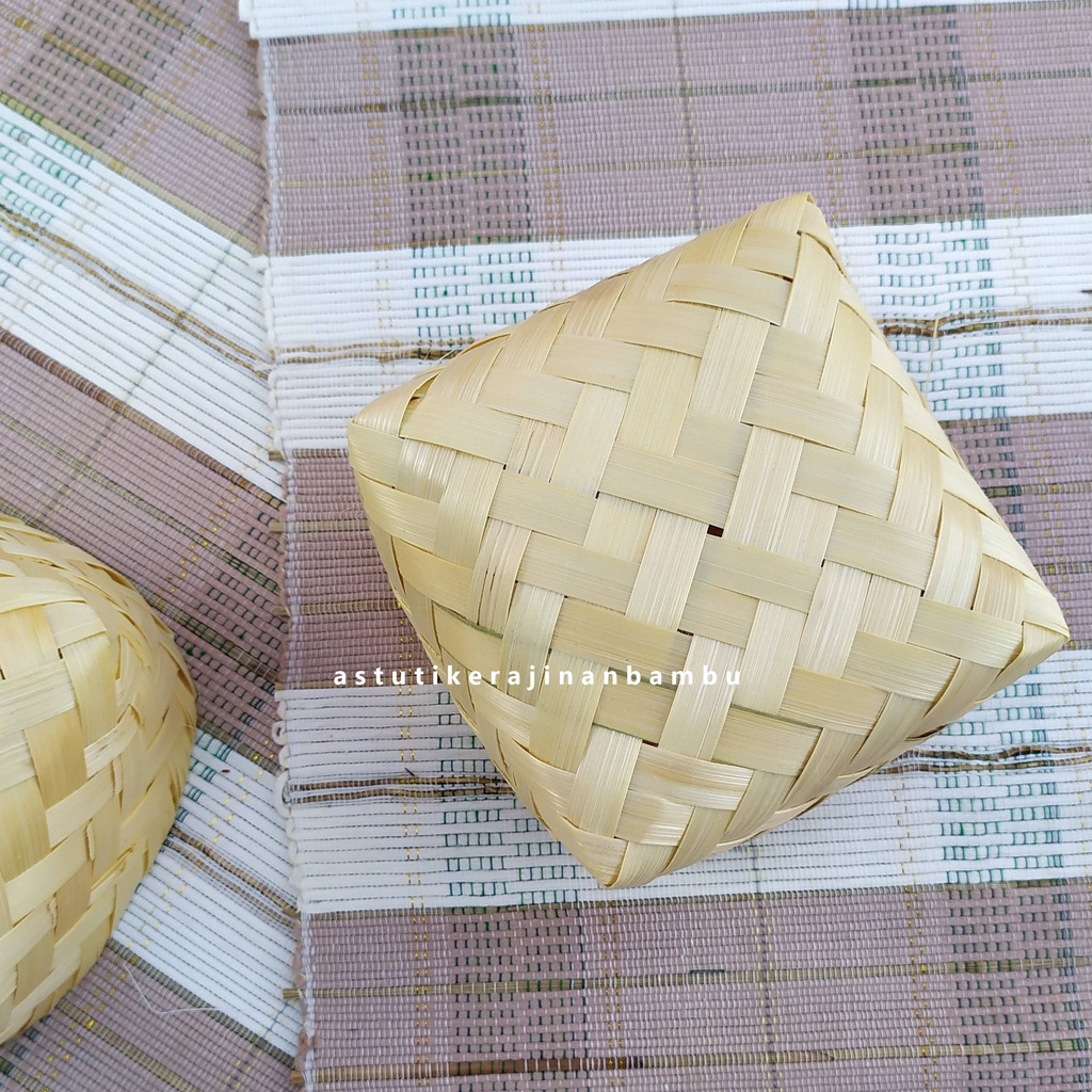 Sepasang Besek  12 x 12 cm anyaman Bambu Natural/ besek mini/ besek nasi bambu/ besek murah/ besek s