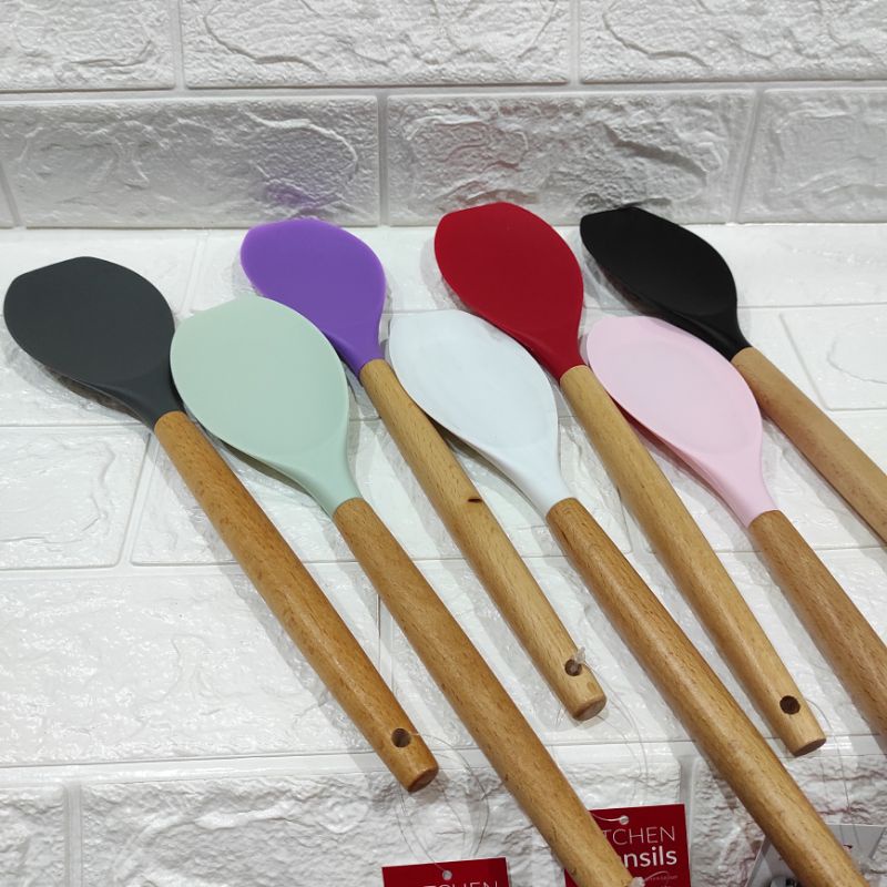 SPATULA SPOON SILIKON Gagang Kayu Tahan Panas Solid Spoon Sodet RANDOM