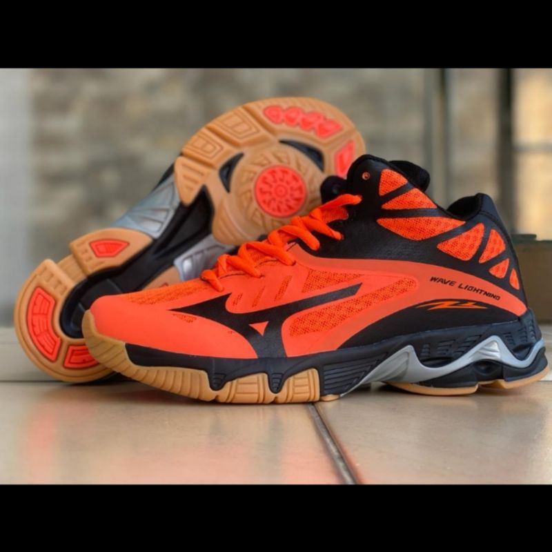 Mizuno wave lightning size 40-45