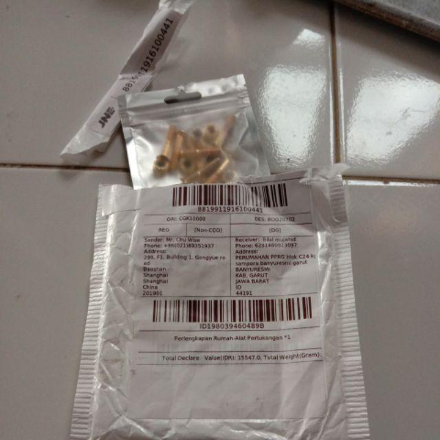 8pcs / Set Baut Sekrup Bahan Metal Untuk Skateboard