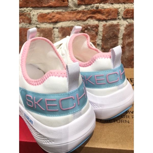 Skechers Go Run Elevate Quick Stride Women // Comfortable Shoes