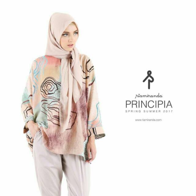 Earth Top Ria Miranda