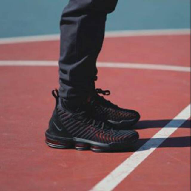 Nike lebron 16 blackred