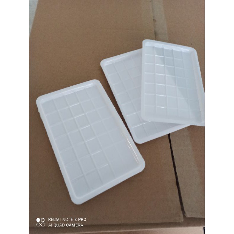 Tray Cacing Beku, Tray susu cacing Beku