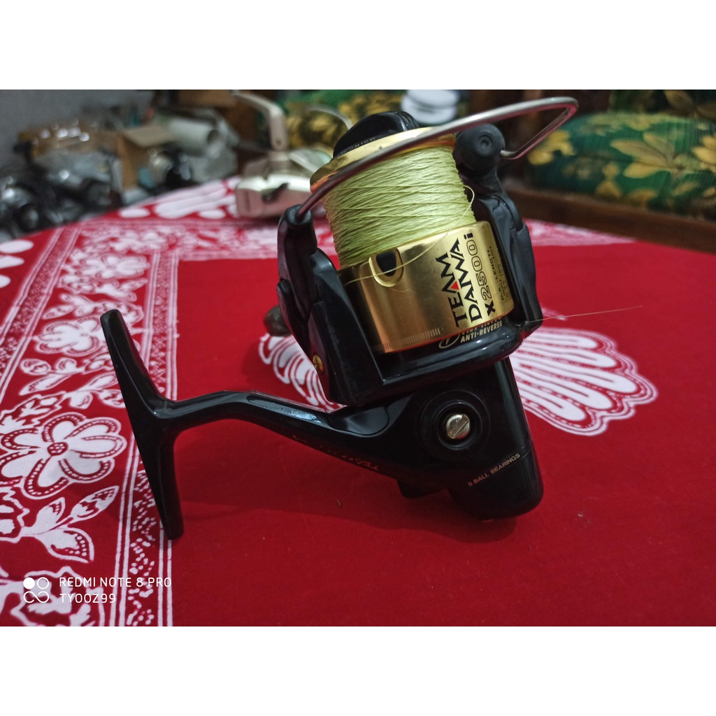 Reel Pancing Daiwa Team Daiwa x2500i japan
