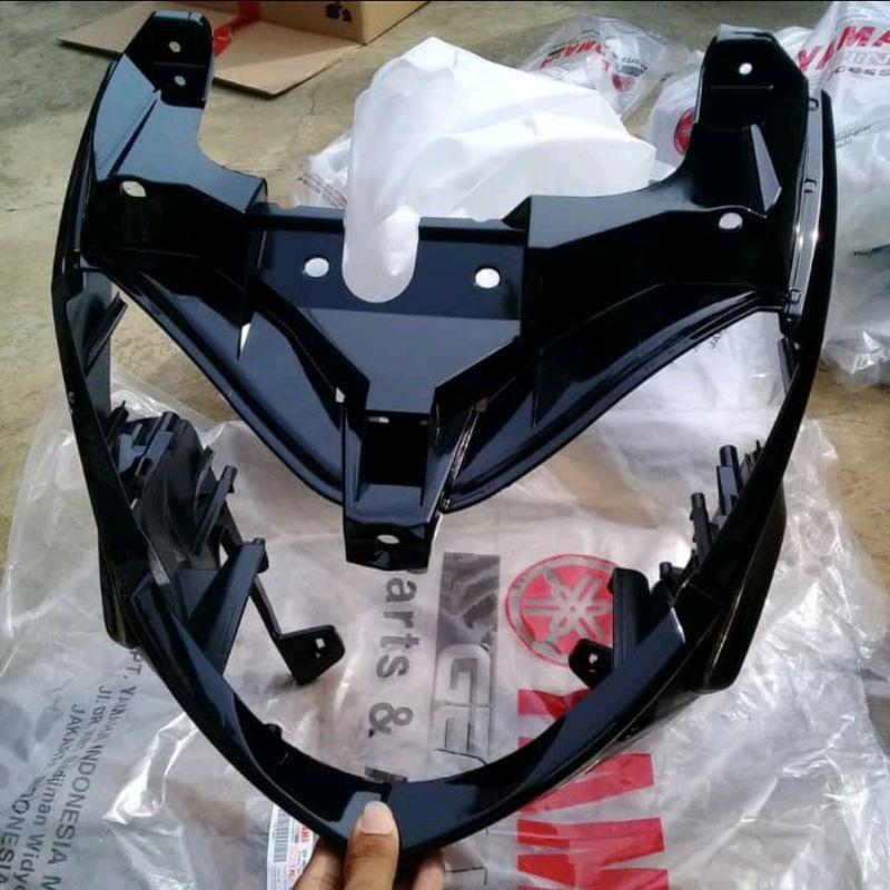 COVER TAMENG LAMPU DEPAN XEON GT 125 ORIGINAL YAMAHA HITAM METALIK
