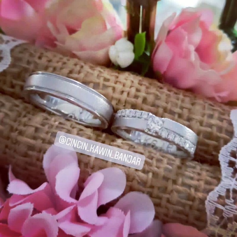 Cincin kawin emas berlian