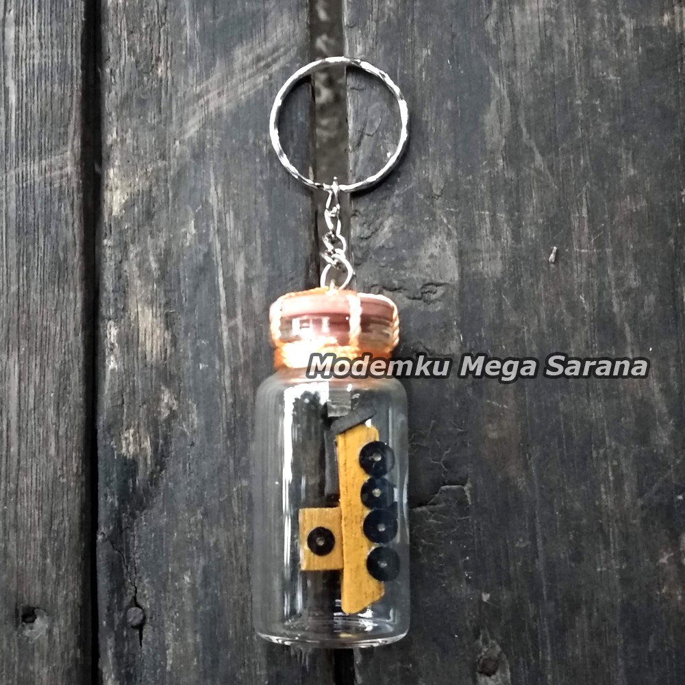 Souvenir Gantungan Kunci Kereta Lokomotif dalam Botol