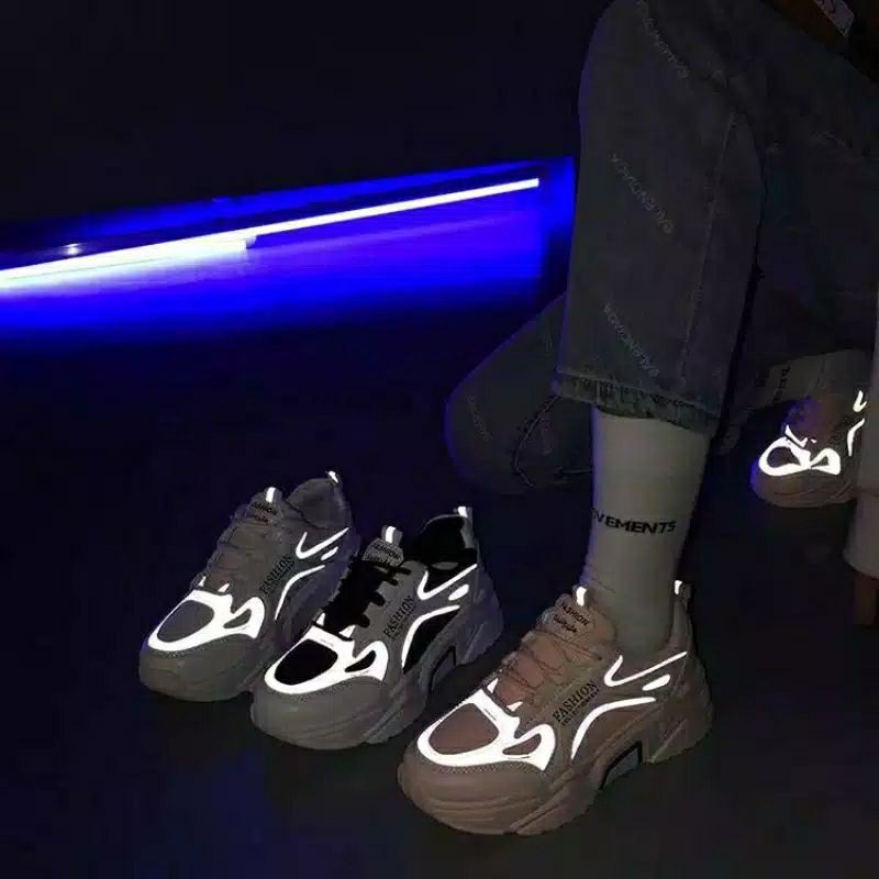 [IMPORT] Sepatu Sneakers Cantik Fashion Korea merk SYRA ORI