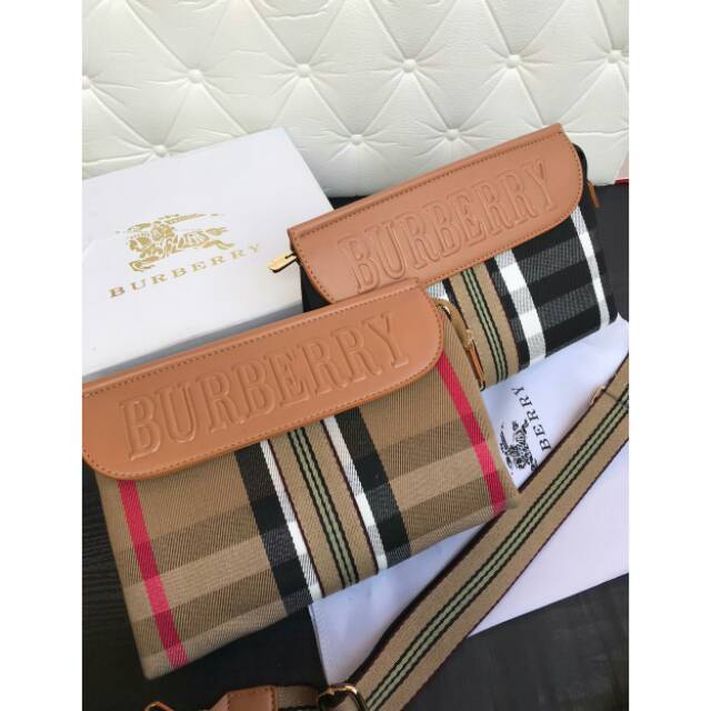 

BURBERRY AMPLOP SLEMPANG FREE BOX