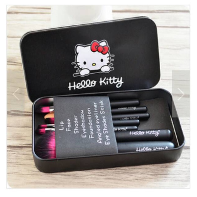 [7 PCS] Brush Set Make Up Kuas Set Hello Kitty Kaleng Hitam dengan Bulu Super Lembut &amp; Aman untuk Kulit Wajah