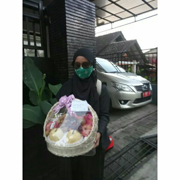 

Parcel buah premium solo| sehari jadi| bisa request| hampers buah murah