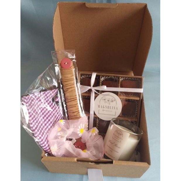 

Marigold Gift Box by Magnolina - kado ulang tahun hadiah wisuda anniversary