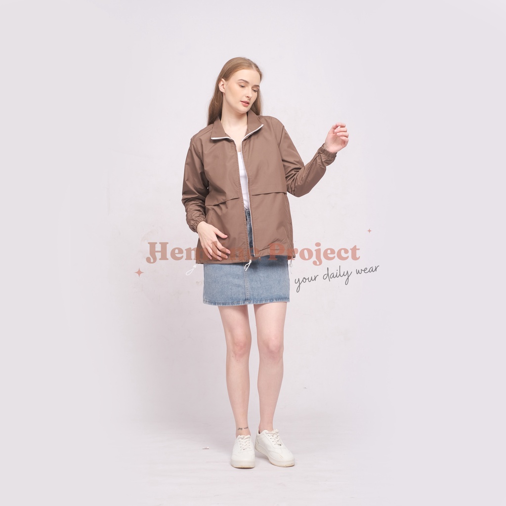 Elya Jaket Coach Wanita - Light Brown