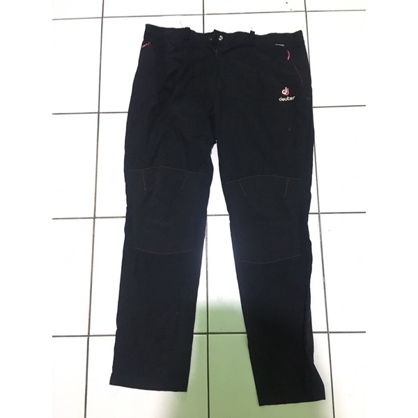 celana Deuter