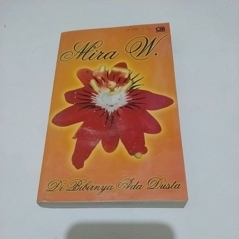 Novel Mira W Di bibirnya ada Dusta