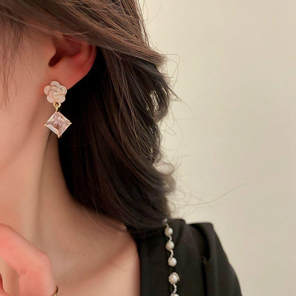 Mxbeauty Anting Camelia Manis Sederhana Wanita Mutiara Berlian Imitasi Kristal Anting Perempuan