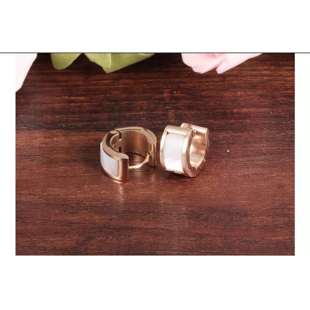 Anting Jepit Titanium White Sheel Lebar 0,7cm Tersedia Warna Rose Gold, Gold dan Silver