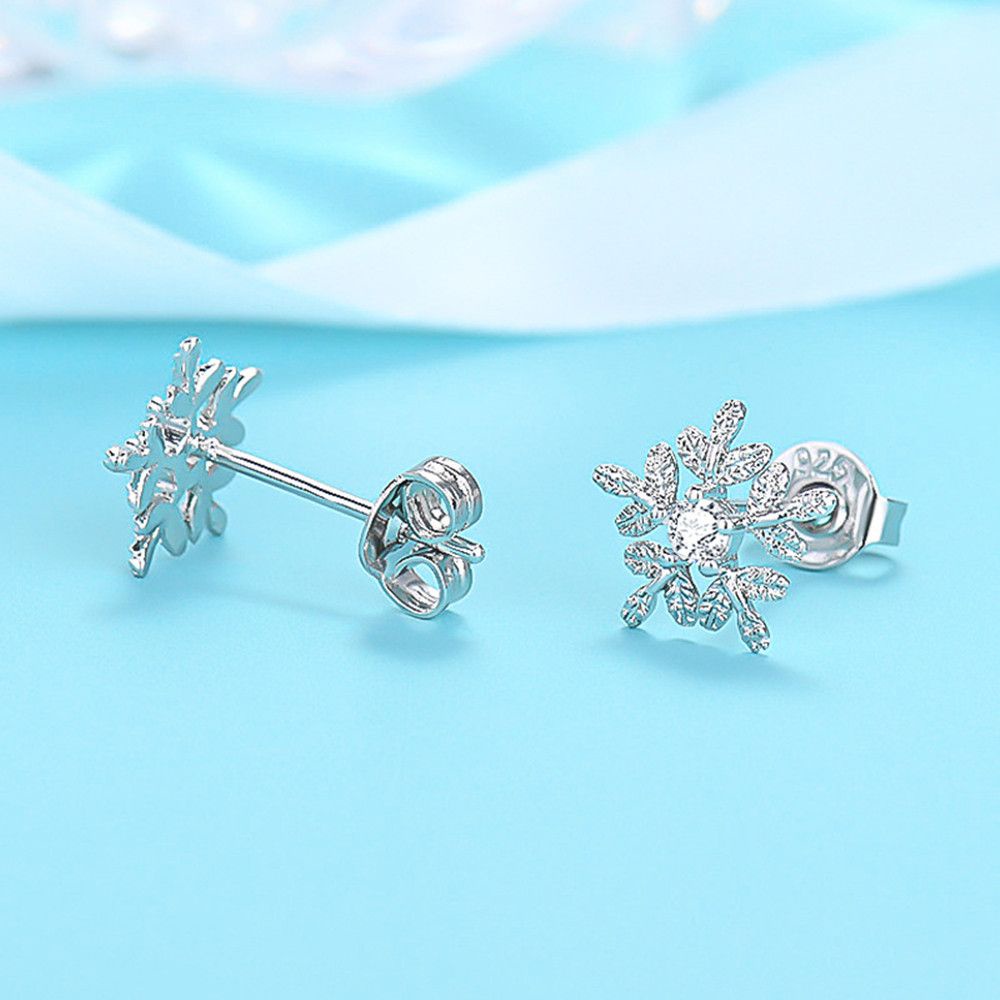 Anting Stud Desain Nanas Snowflake Bahan 925 Sterling Silver Aksen Zirkon Untuk Wanita